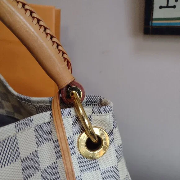 💯% authentic Louis Vuitton Artsy Azur - Picture 11 of 16